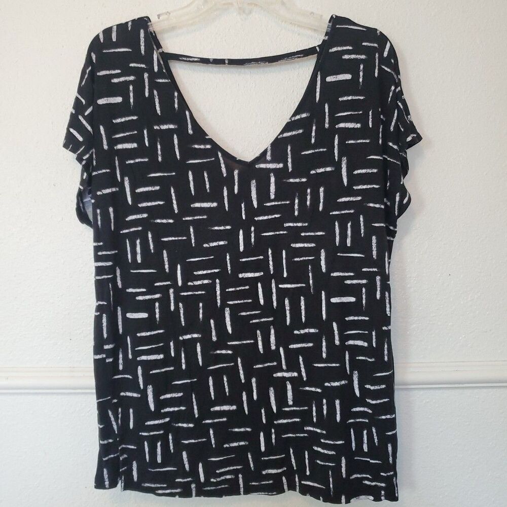 Old Navy Cutout Back Stretch Top Womens L Black White Print Knit Short Sleeve